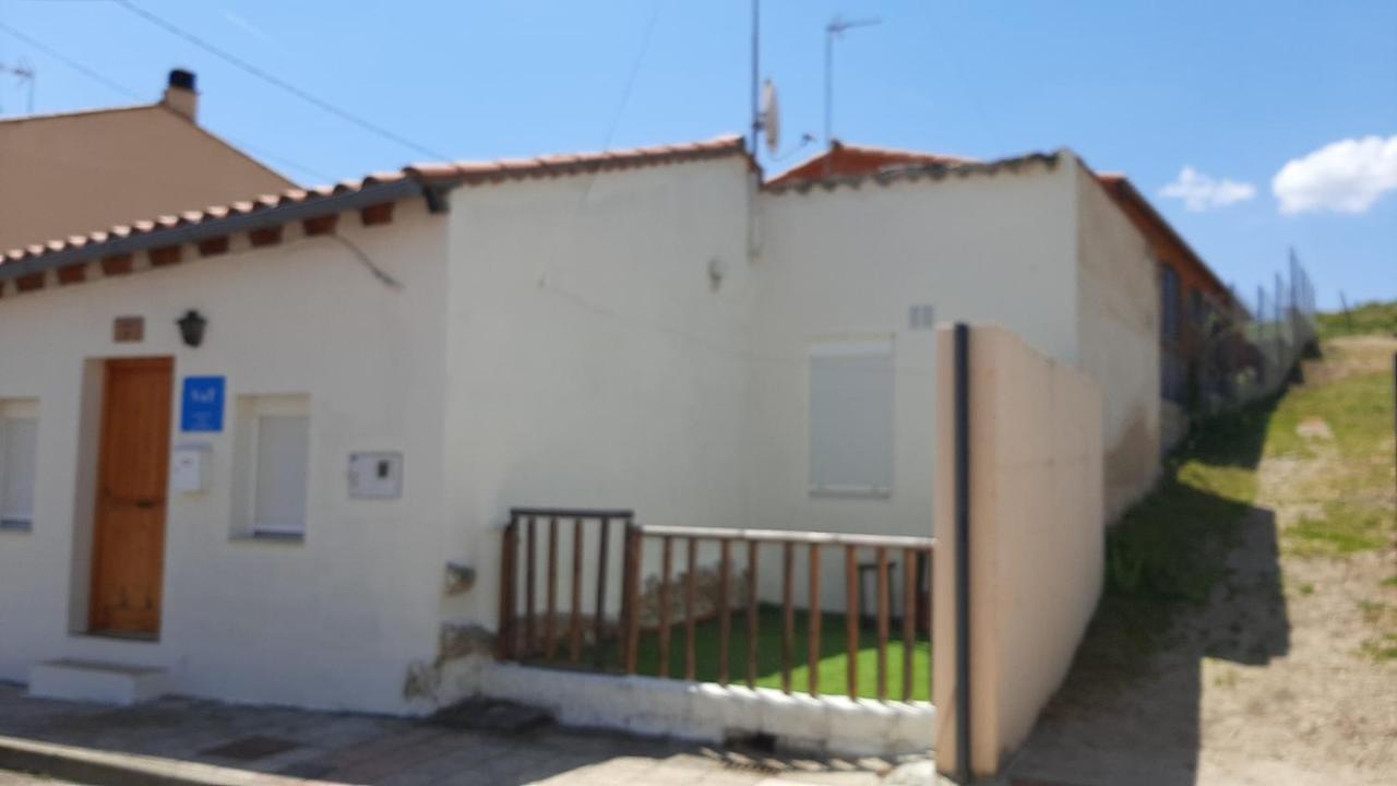 Casa Sillada Villa Muelas del Pan Екстериор снимка